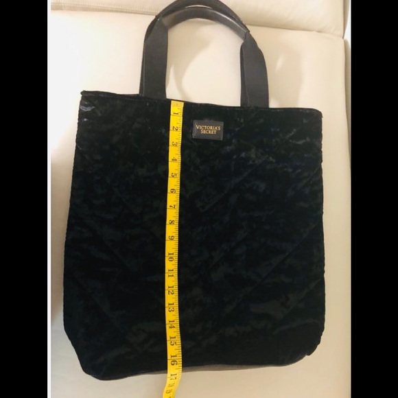 Victorias Secret Chevron Crushed Velvet Tote new without tags quilted - Picture 4 of 8